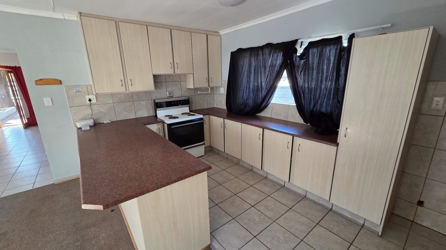 4 Bedroom Property for Sale in Universitas Free State